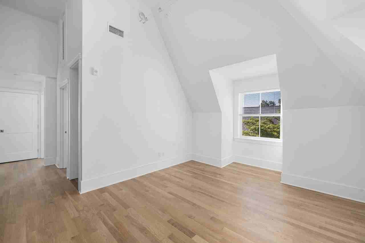 293 Governor Street - Photo 6 of 12