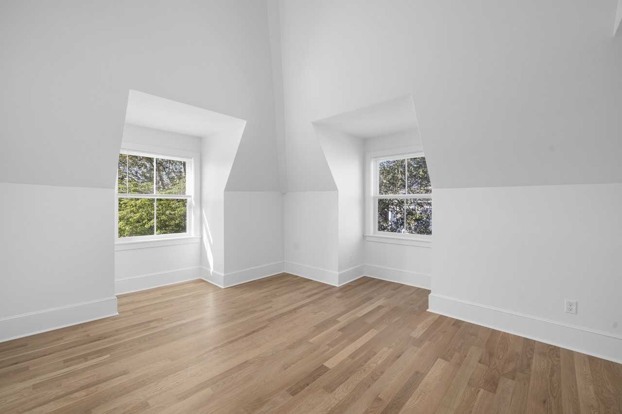 293 Governor Street - Photo 7 of 12