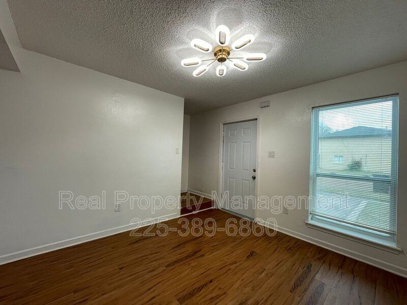 1511 Cristy Dr #E - Photo 3 of 18