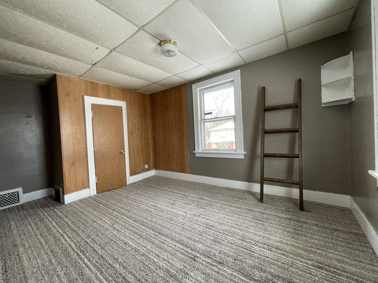 530 East Dubail Avenue - Photo 4 of 5