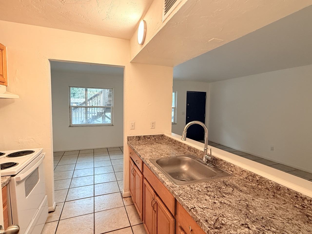 25415LLC - Photo 2 of 14