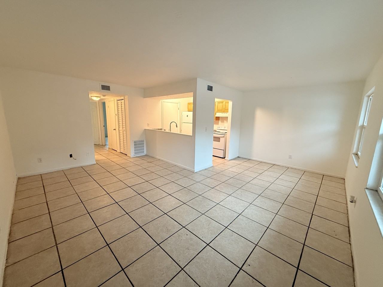 25415LLC - Photo 5 of 14