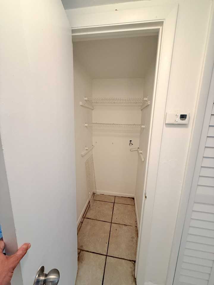 25415LLC - Photo 7 of 14