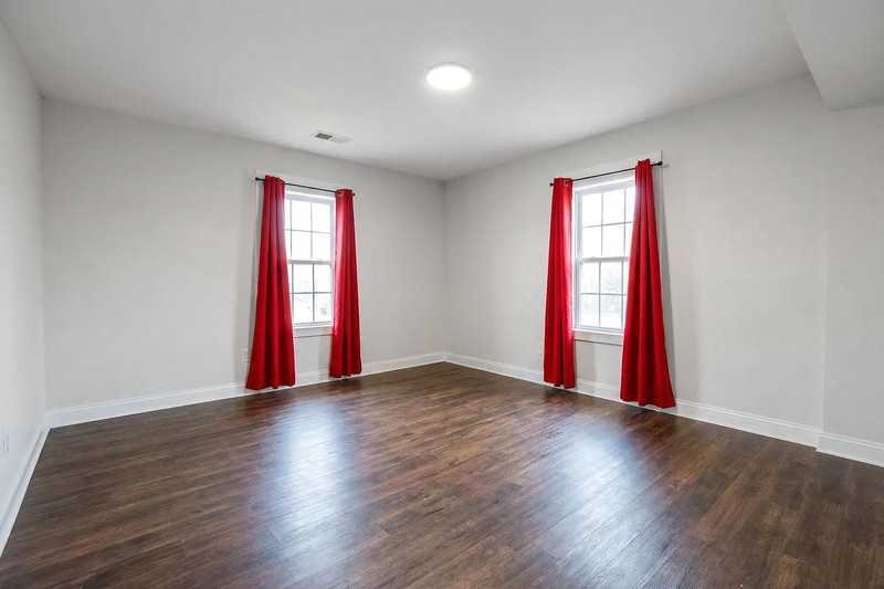 721 N Wood Ave - Photo 3 of 5