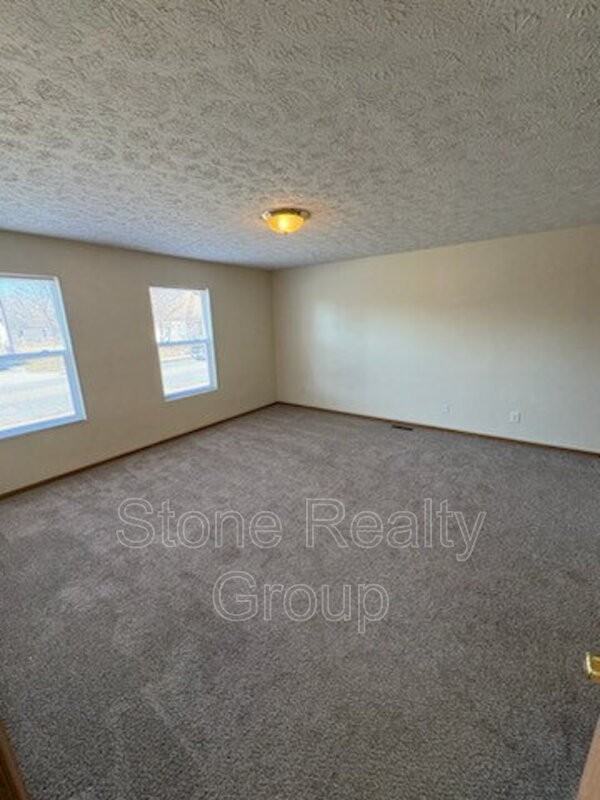 711 N 25th St - Photo 4 of 8