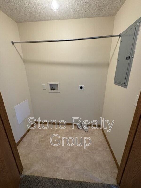 711 N 25th St - Photo 7 of 8