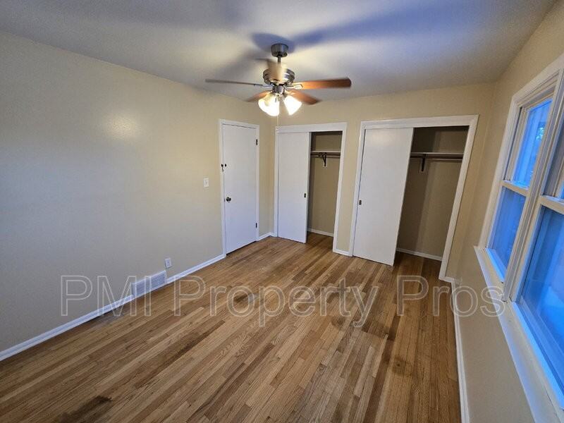 6901 N 42nd St - Photo 7 of 29