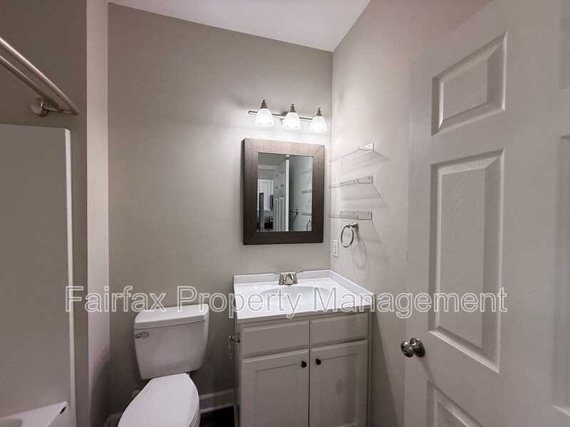 1118 Eva St - Photo 7 of 17