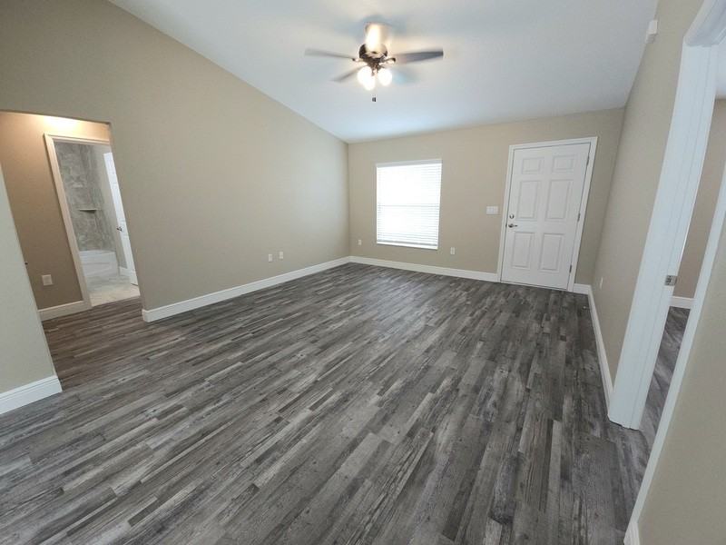 7859 N Jamaica Dr - Photo 2 of 12