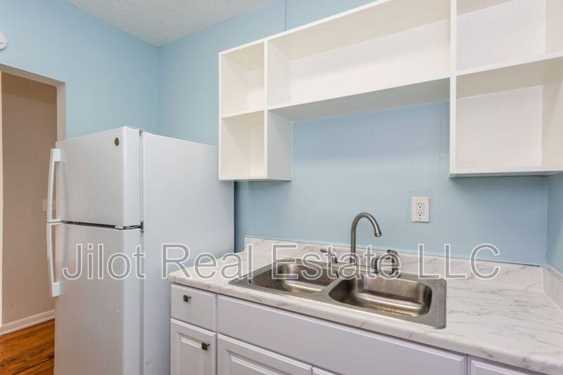 496 Holderness St Sw #14 - Photo 3 of 7