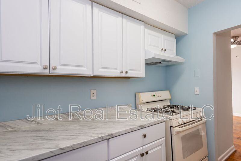 496 Holderness St Sw #14 - Photo 4 of 7