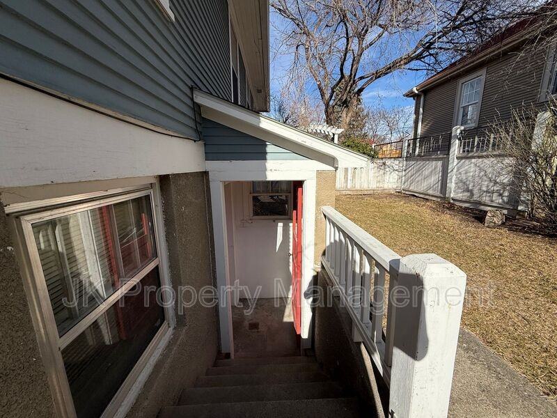 2217 1st Ave S - Photo 3 of 15