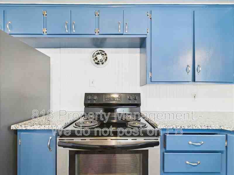 639 S Crysler Ave - Photo 5 of 17