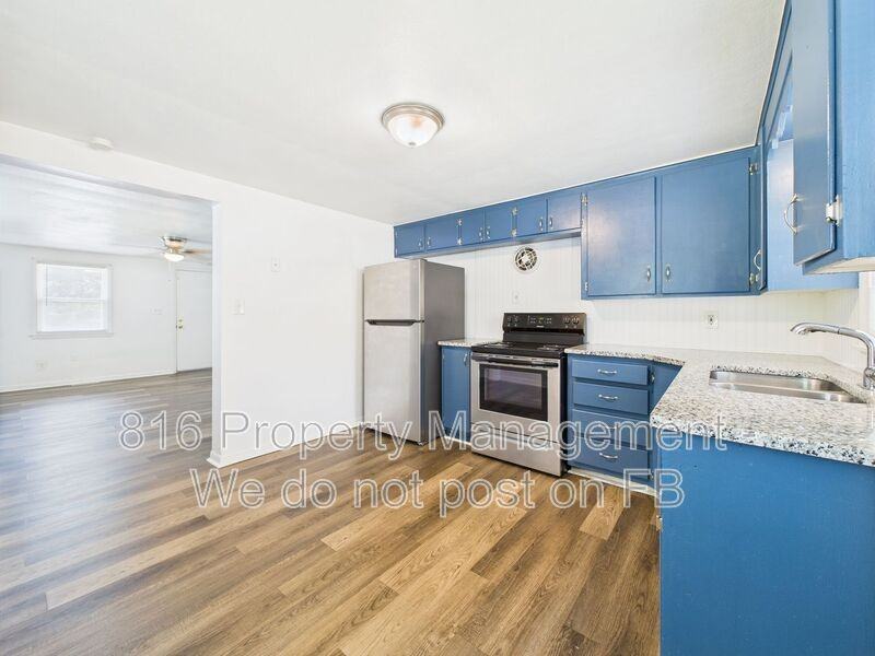 639 S Crysler Ave - Photo 7 of 17