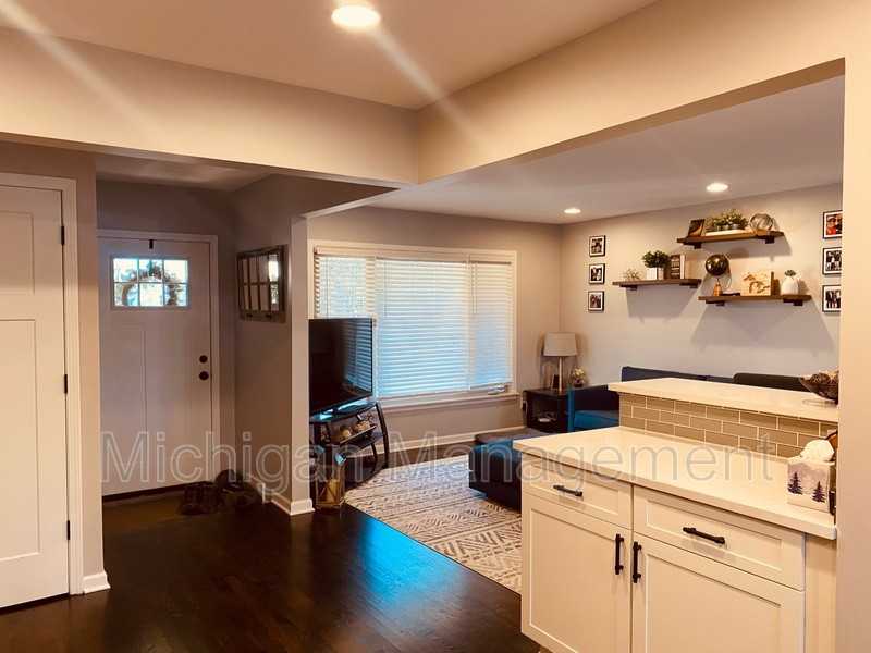 14505 Shadywood Dr - Photo 2 of 25