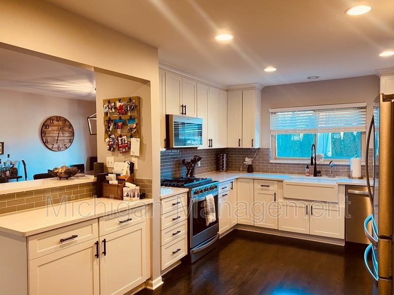 14505 Shadywood Dr - Photo 4 of 25