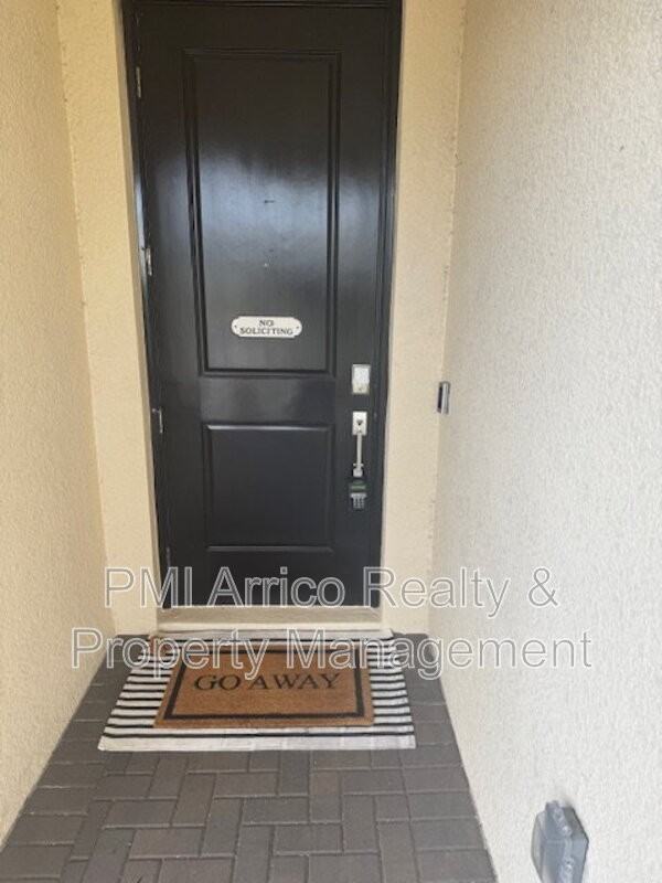 11679 74th Cir E - Photo 2 of 50