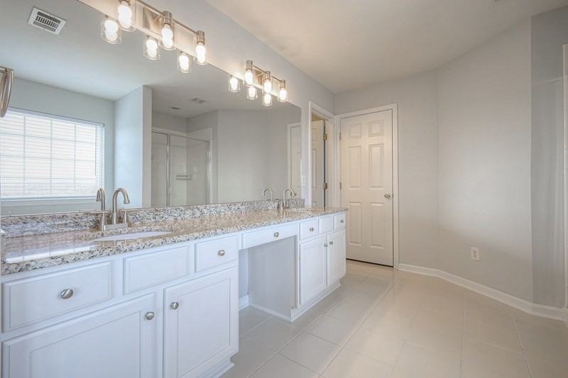 9737 Jupiter Forest Dr - Photo 7 of 10