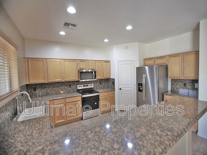 18447 W Caribbean Ln - Photo 3 of 13