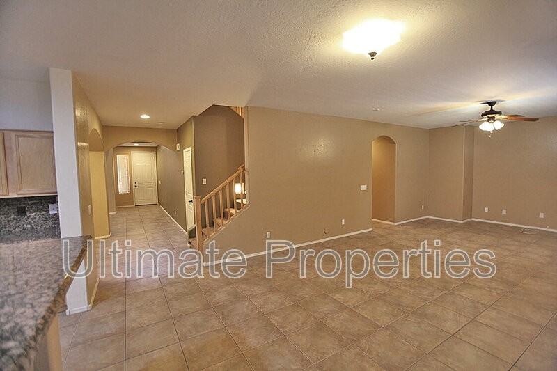 18447 W Caribbean Ln - Photo 6 of 13