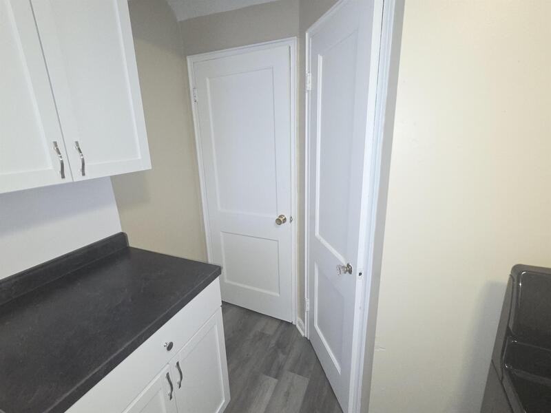 1519 W 28th St - Photo 4 of 10