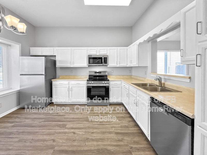 102 Elderbury Ct - Photo 2 of 23