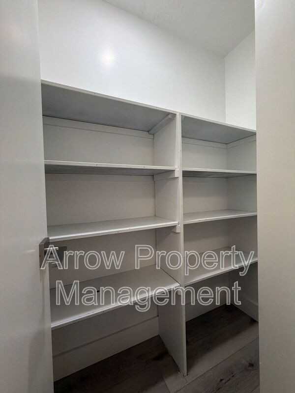 1429 N 34th St #3 - Photo 5 of 11