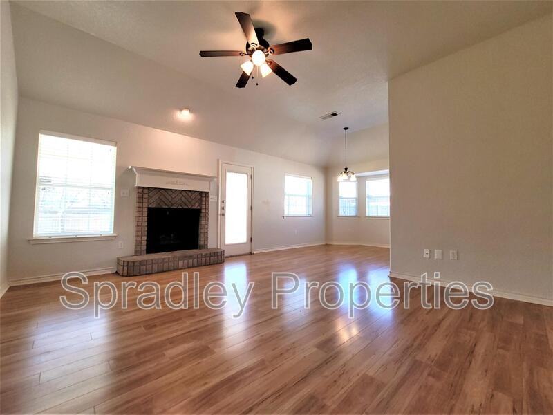 5218 Southern Crossing Dr - Photo 2 of 11