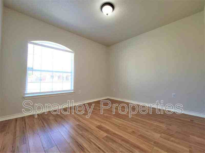 5218 Southern Crossing Dr - Photo 6 of 11