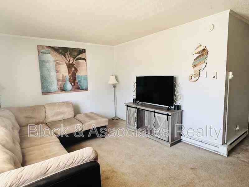 3501 Glendale Dr #D - Photo 3 of 8