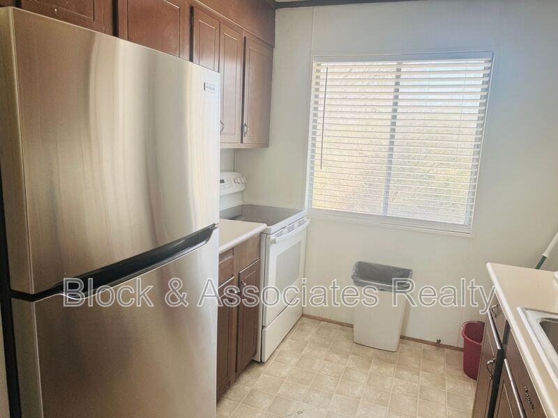 3501 Glendale Dr #D - Photo 5 of 8