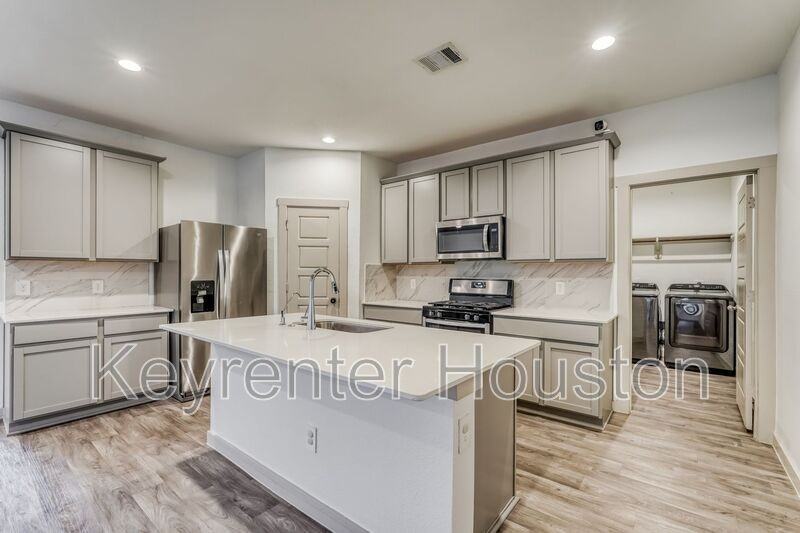 7830 Cattleman Valley Dr - Photo 6 of 15