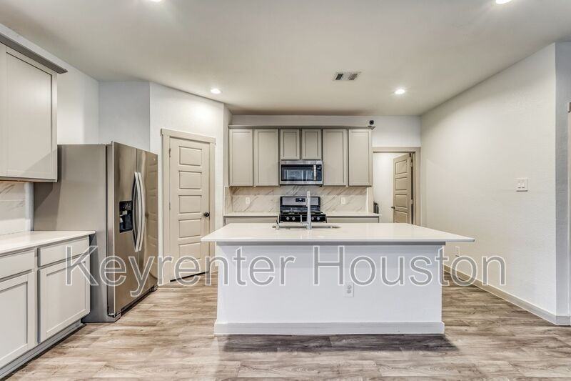 7830 Cattleman Valley Dr - Photo 7 of 15