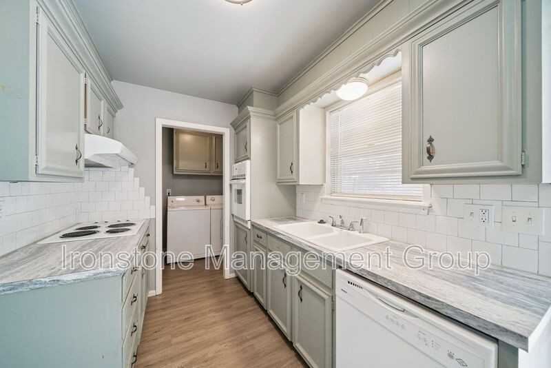 5822 E 35th St - Photo 7 of 16