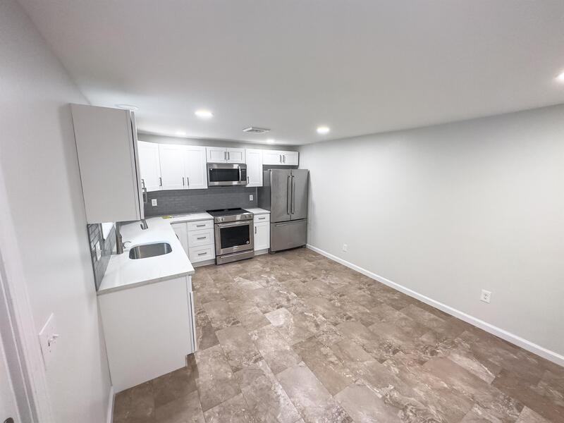 453 Vineyard Ave - Photo 2 of 34