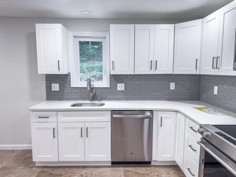 453 Vineyard Ave - Photo 4 of 34