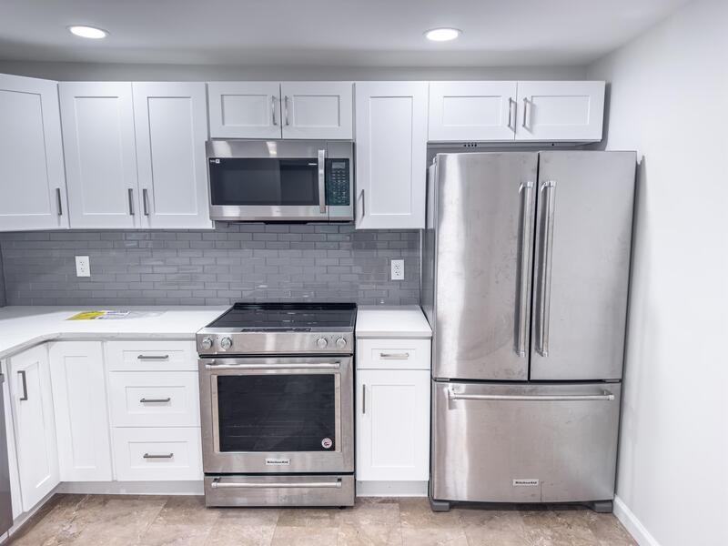 453 Vineyard Ave - Photo 5 of 34