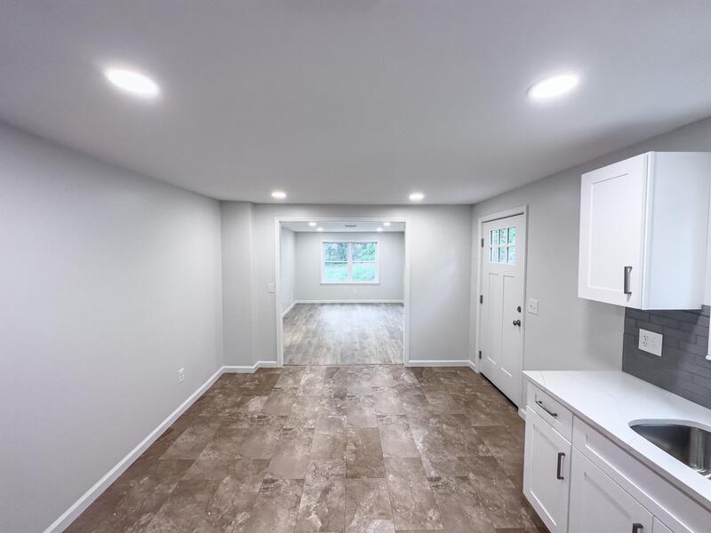 453 Vineyard Ave - Photo 6 of 34