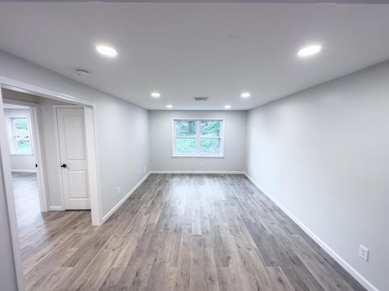 453 Vineyard Ave - Photo 7 of 34