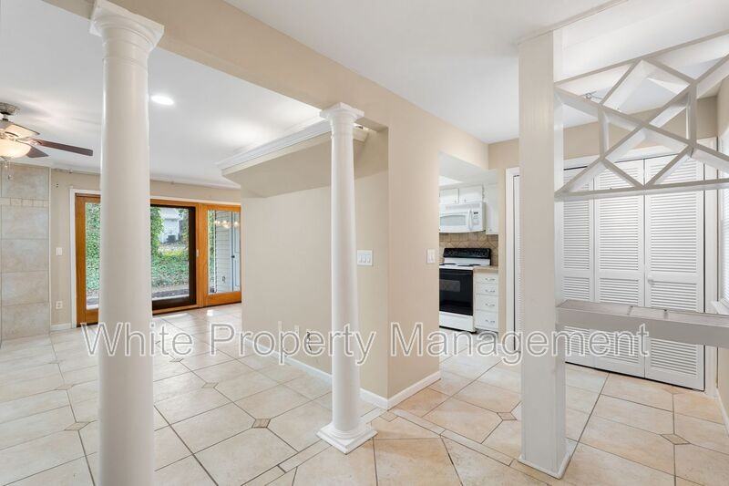 7825 Renaissance Ct #B - Photo 3 of 27