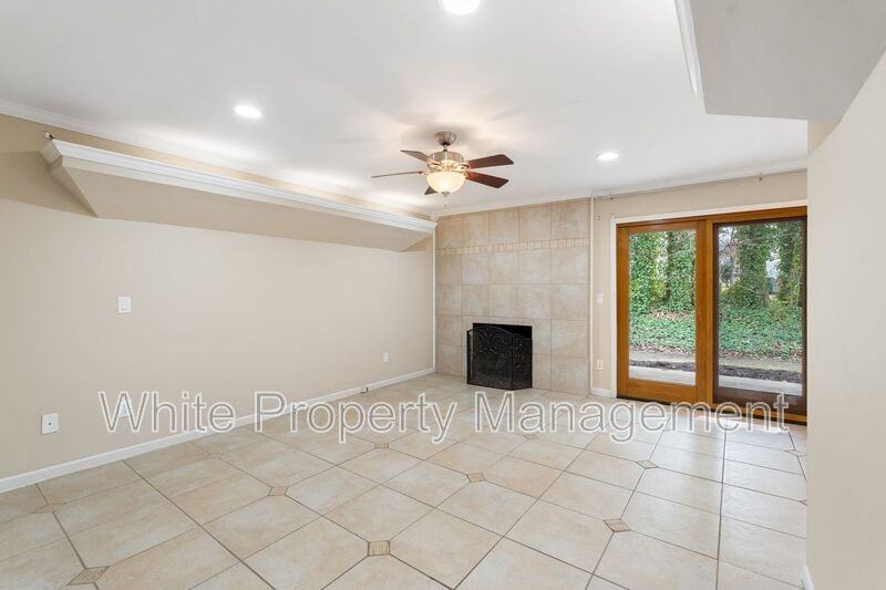 7825 Renaissance Ct #B - Photo 5 of 27
