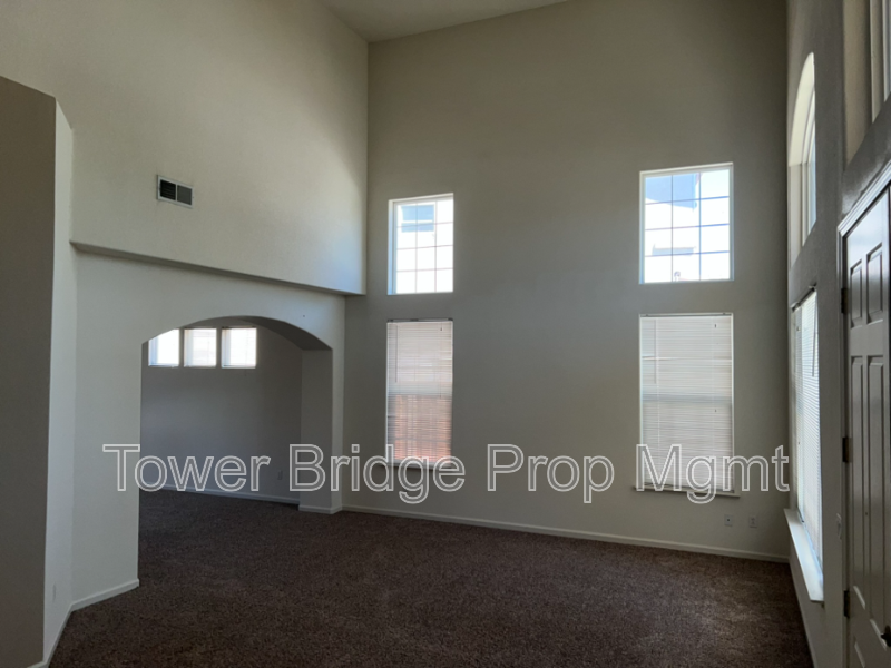 3918 Ginko Way - Photo 5 of 28