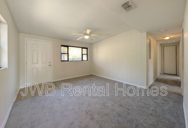 2236 Kingston St - Photo 6 of 16