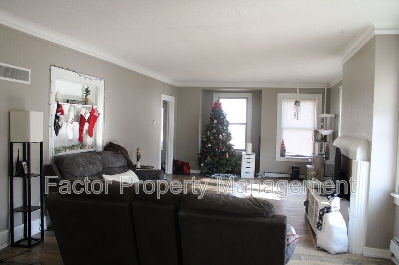 130 Parsons St - Photo 3 of 22