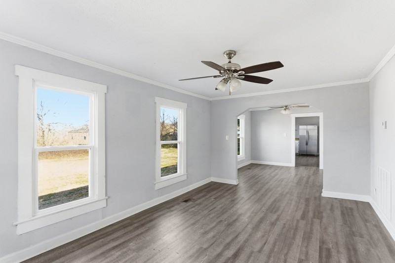 1514 Monroe Ave - Photo 4 of 10