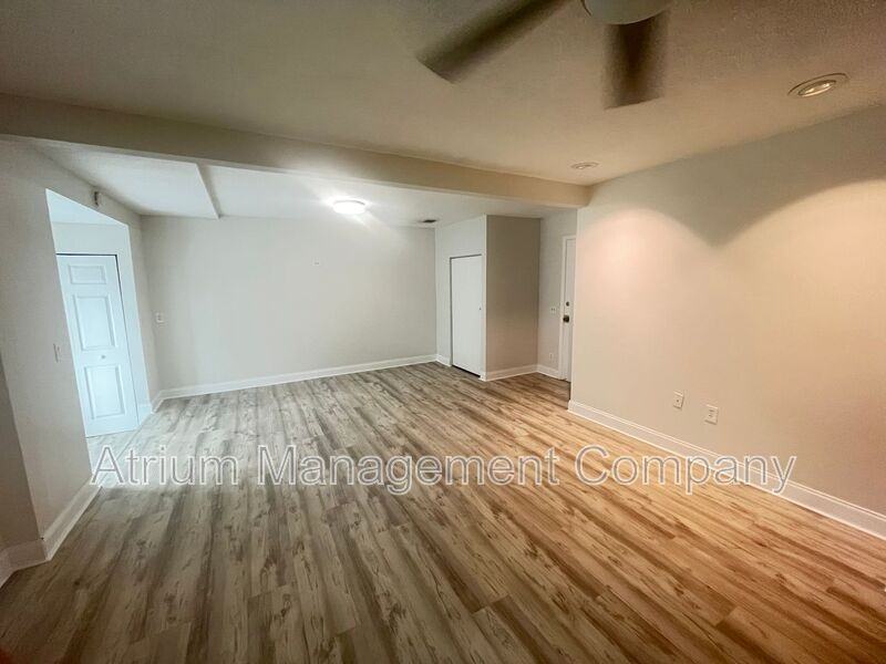 113 N High St - Photo 3 of 10