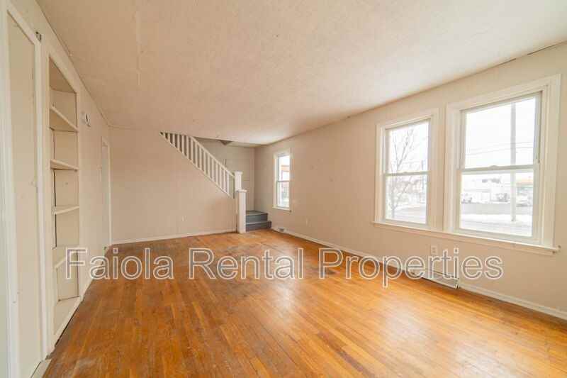 201 F St - Photo 2 of 13