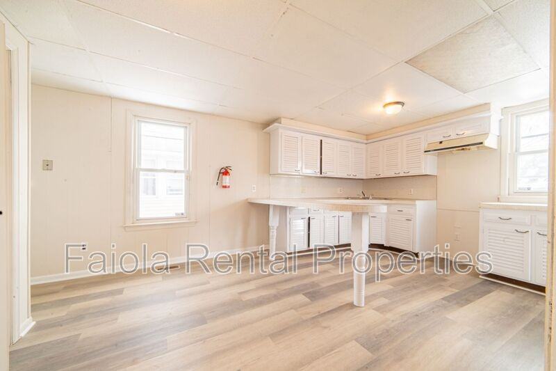 201 F St - Photo 4 of 13