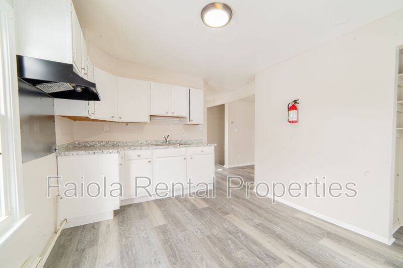 202 N 7th St #2ndFL - Photo 4 of 10