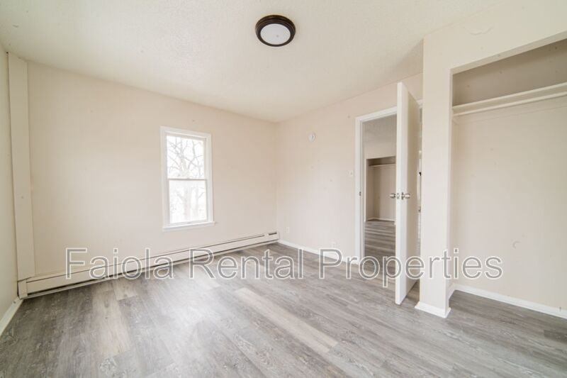 202 N 7th St #2ndFL - Photo 6 of 10